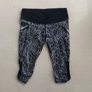 Lululemon cropped size 8 pants like new!!